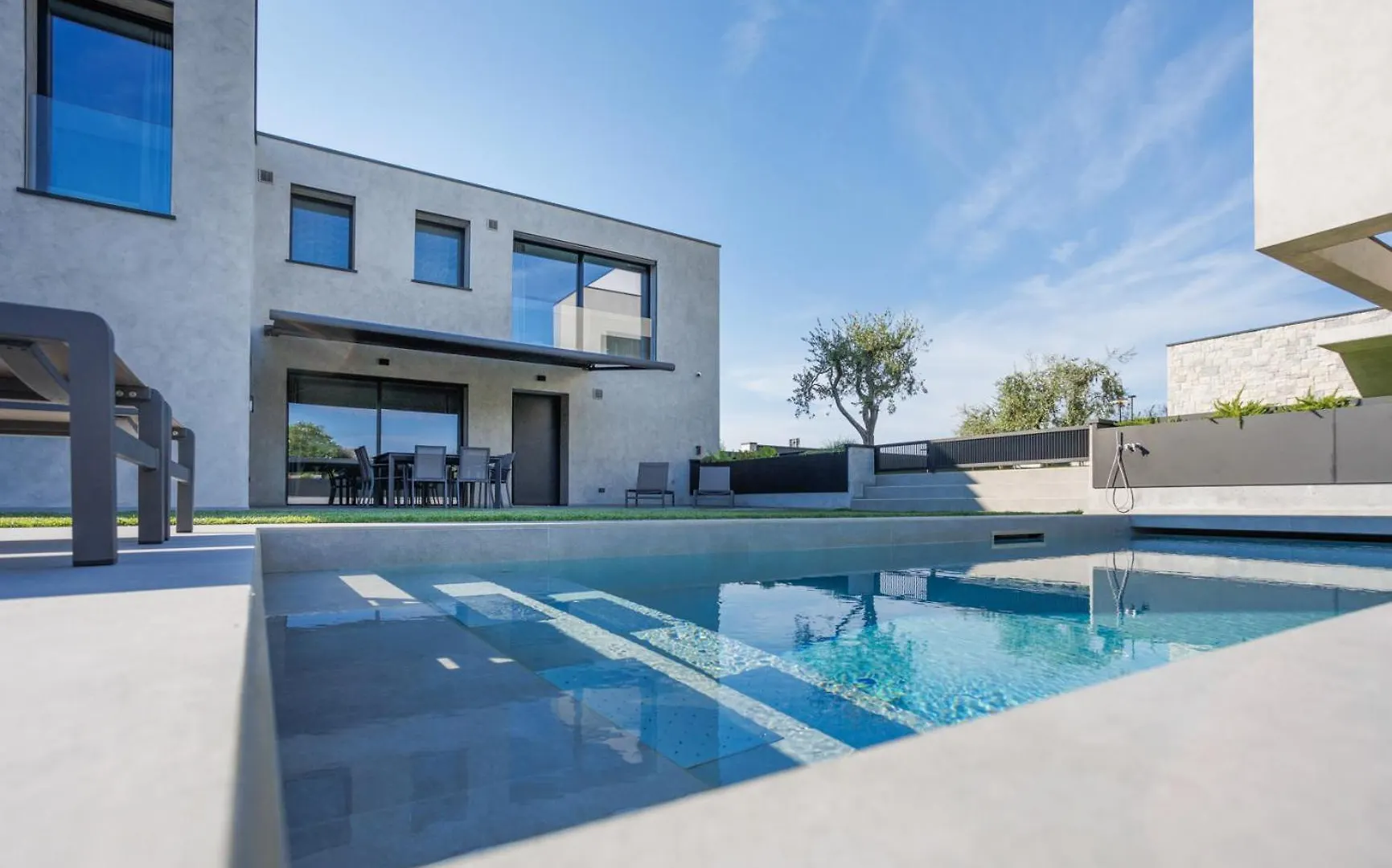 Kontakt z Villa Greghe-Lusso Con Piscina